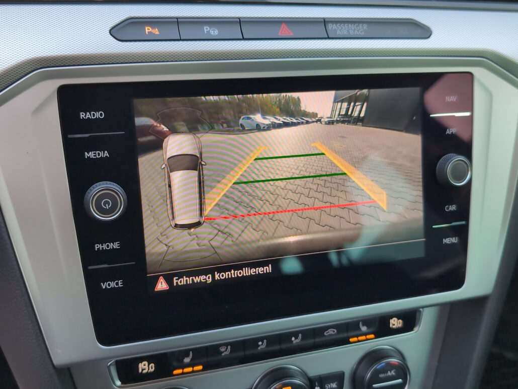 VW Passat Variant Comfortline *LED*AHK*ACC*Assist+* – Bild 13