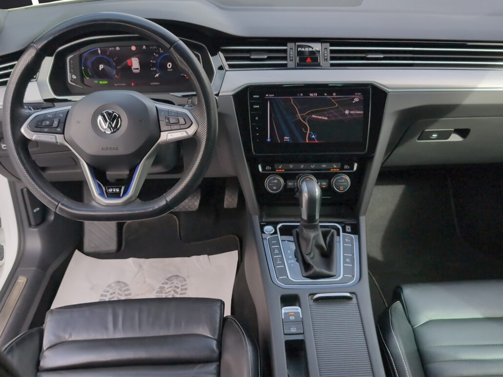VW Passat Variant GTE R-Line*Virtua*AHK*DCC*ACC*360 – Bild 15