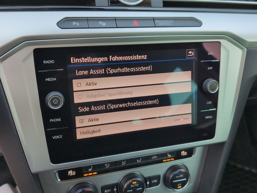 VW Passat Variant Comfortline *LED*AHK*ACC*Assist+* – Bild 15