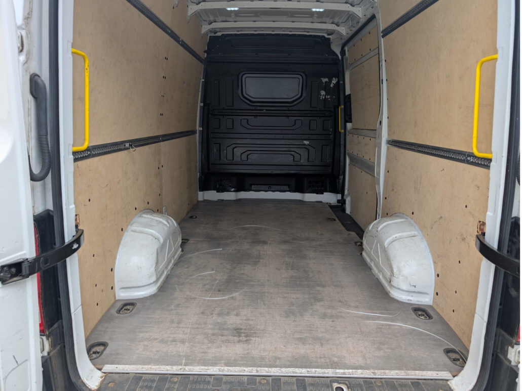 VW Crafter Kasten 35 mittellang Hochdach FWD*Kam* – Bild 17