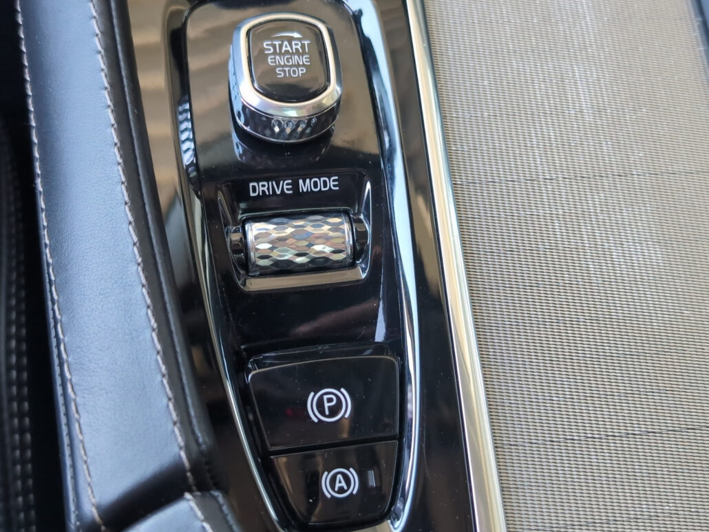 Volvo V90 D4 Inscription*HUD*360°*AHK*LED*Pano*ACC* – Bild 17