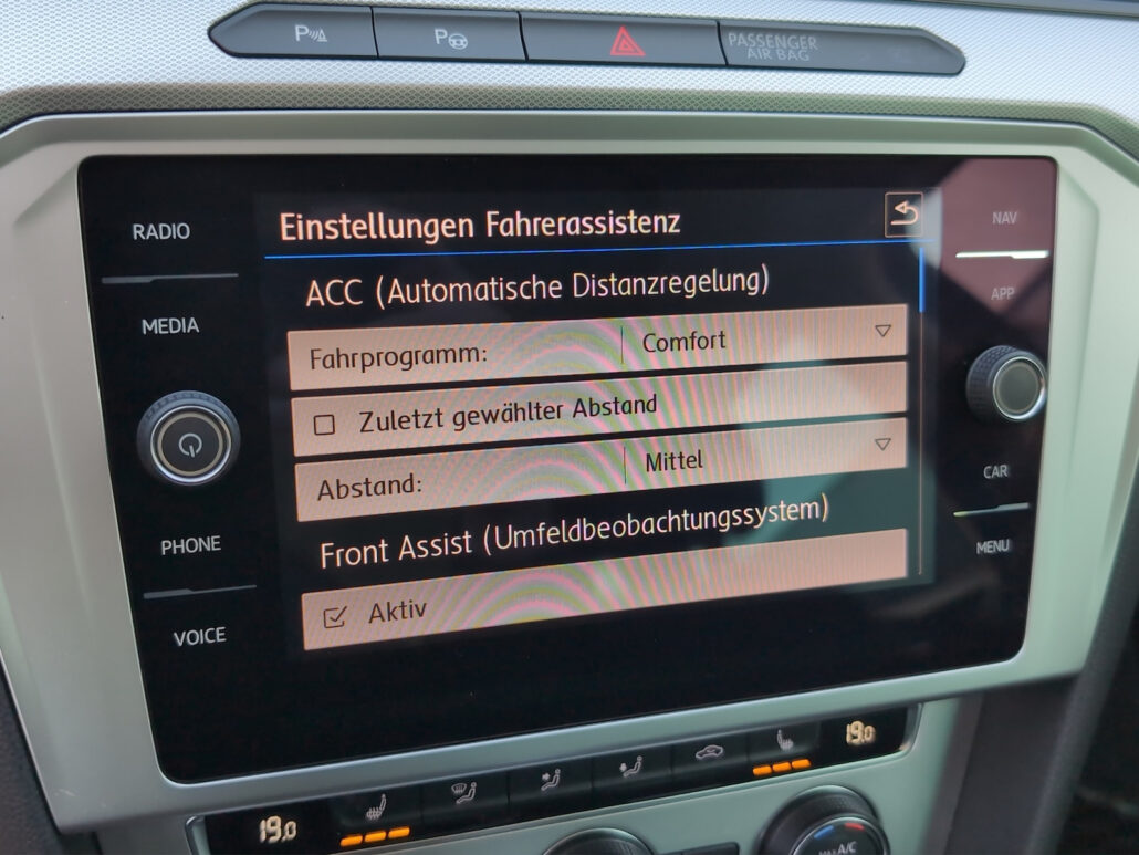VW Passat Variant Comfortline *LED*AHK*ACC*Assist+* – Bild 17