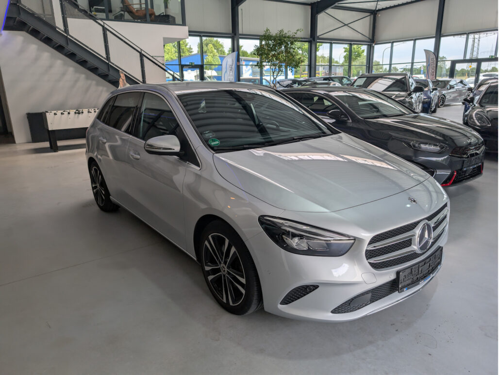 Mercedes-Benz B 220 d *eAHK*eHeck*LED*Premium Paket* – Bild 2