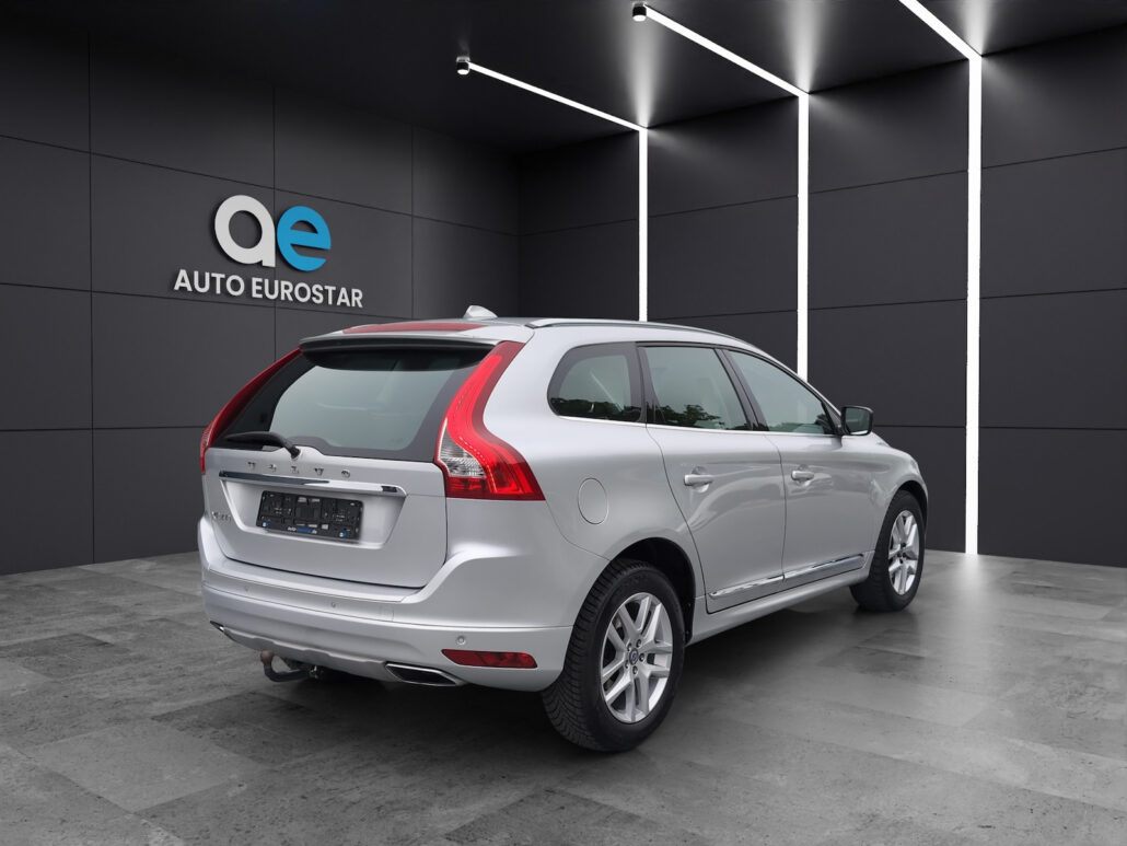 Volvo XC60 Summum 2WD *abn.AHK*Leder*Navi*Xenon* – Bild 3