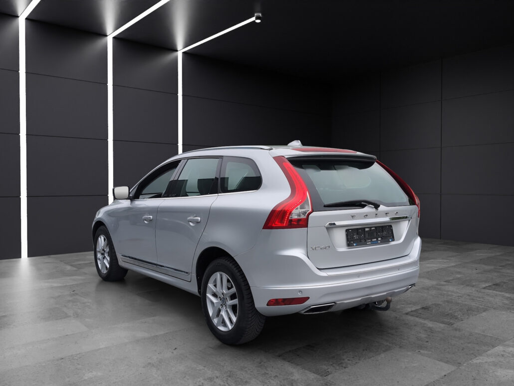 Volvo XC60 Summum 2WD *abn.AHK*Leder*Navi*Xenon* – Bild 4