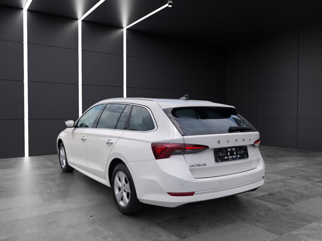 Skoda Octavia 2.0 TDI Style *AHK*LED*HUD*Keyl*Kam*ACC* – Bild 4