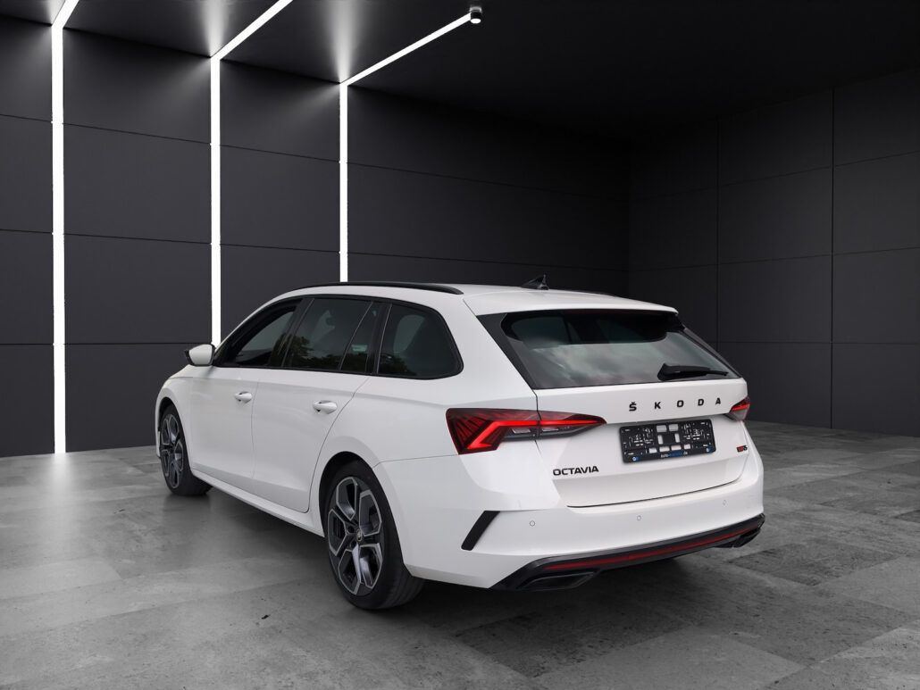 Skoda Octavia RS 4×4 *LED*DCC*ACC*eAHK* – Bild 6