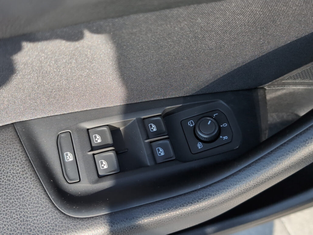 VW Passat Variant Comfortline *LED*AHK*ACC*Assist+* – Bild 8