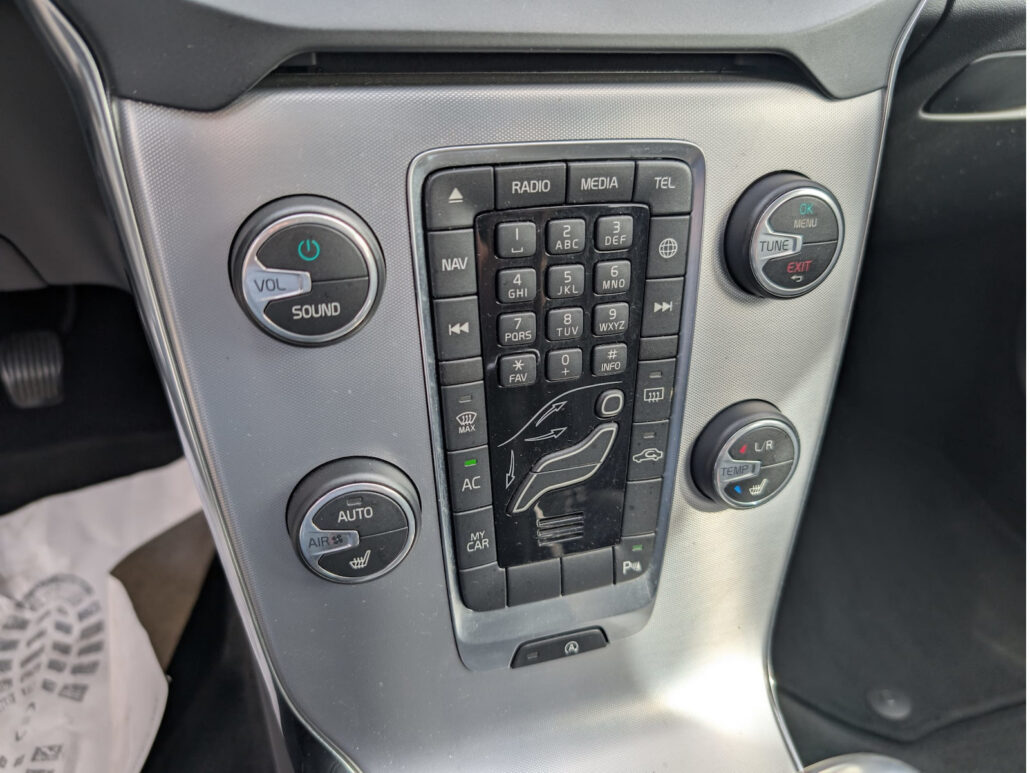 Volvo V40 Inscription *LED*Leder*Sensus*Navi* – Bild 9