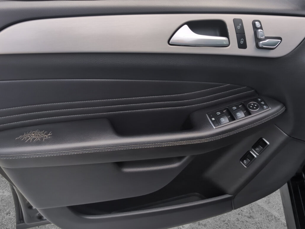 Mercedes-Benz GLE 350 d 4M AMG line *Airmatic*Pano*eAHK* – Bild 9