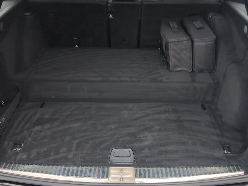 Mercedes-Benz E 300 e AMG Night *Pano*eAHK*360*LED*MBUX* – Bild 19